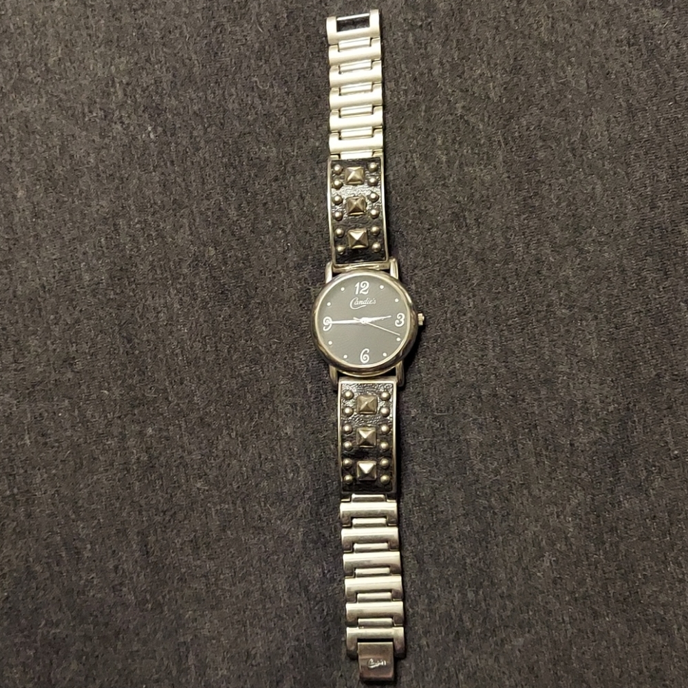 Watch - Picture 1 of 3